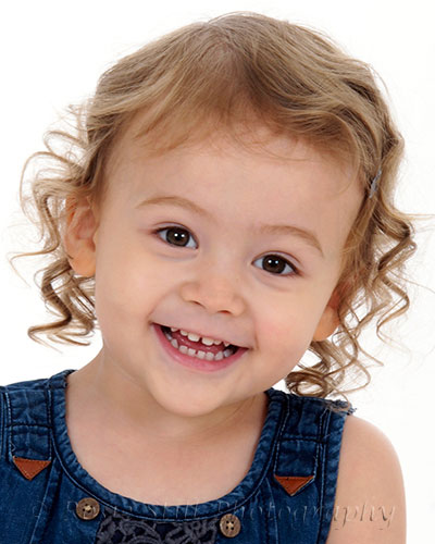 Headshot of child Amelia