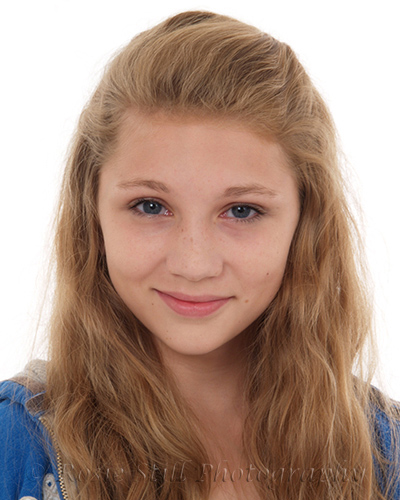 Headshot of child actor Stephanie